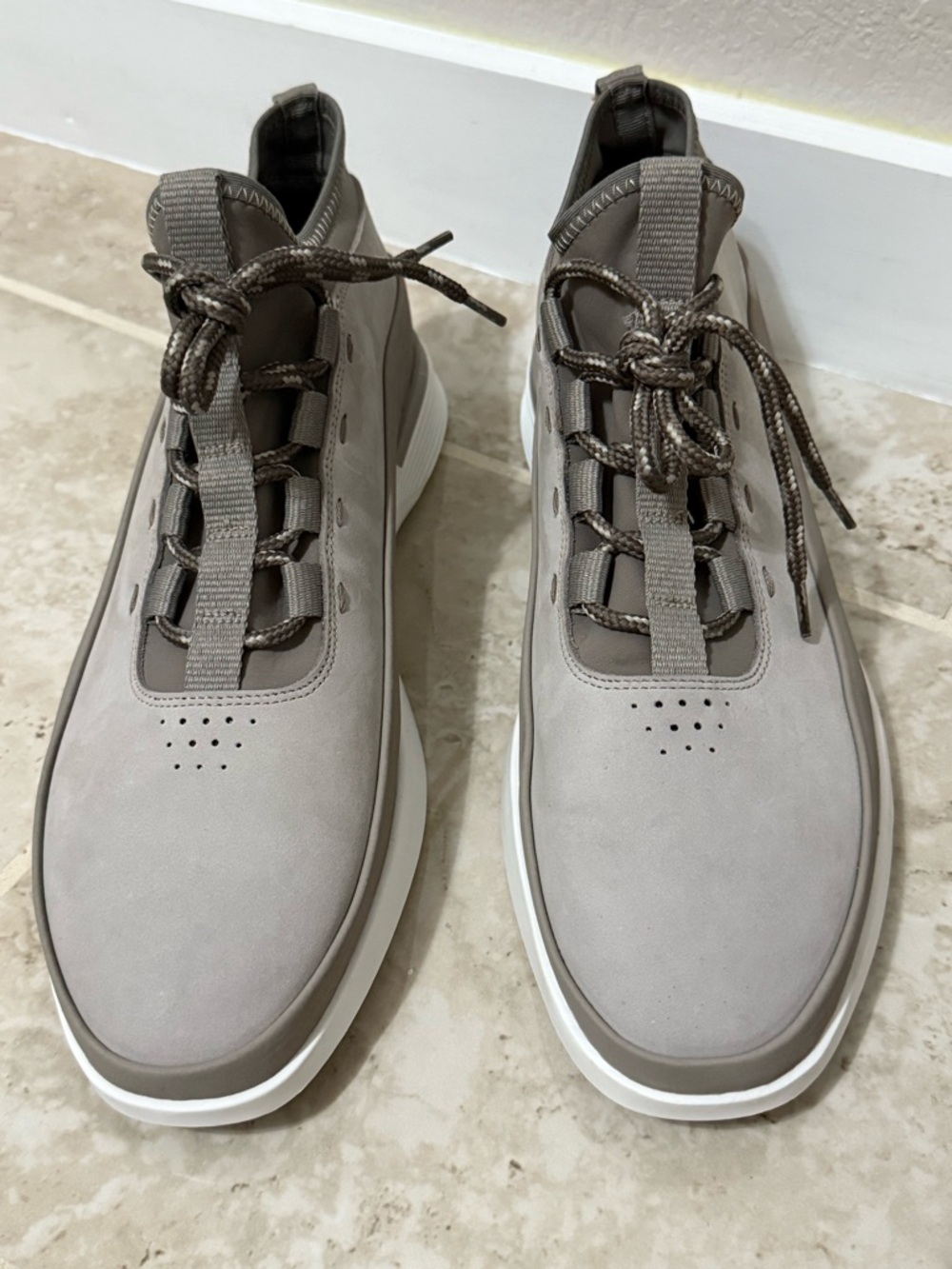 Wolf & Shepherd Crossover Mid Sneakers Men’s In Light Gray Suede Color (Size 11)